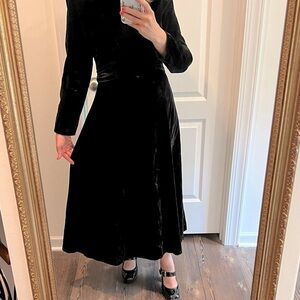 Vintage black velvet dress sash tie in the back